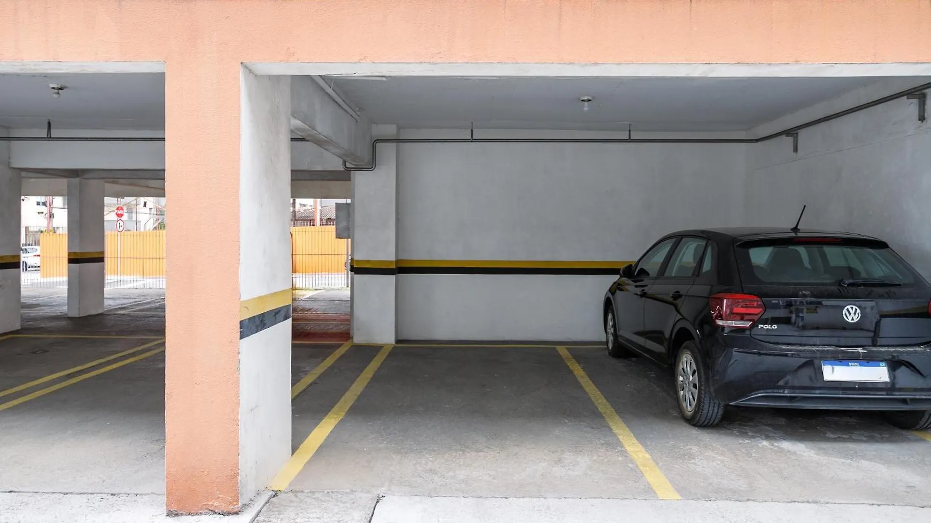 Loft Kobrasol Com Garagem E Ar Condicionado Apartment Sao Jose  Brazil